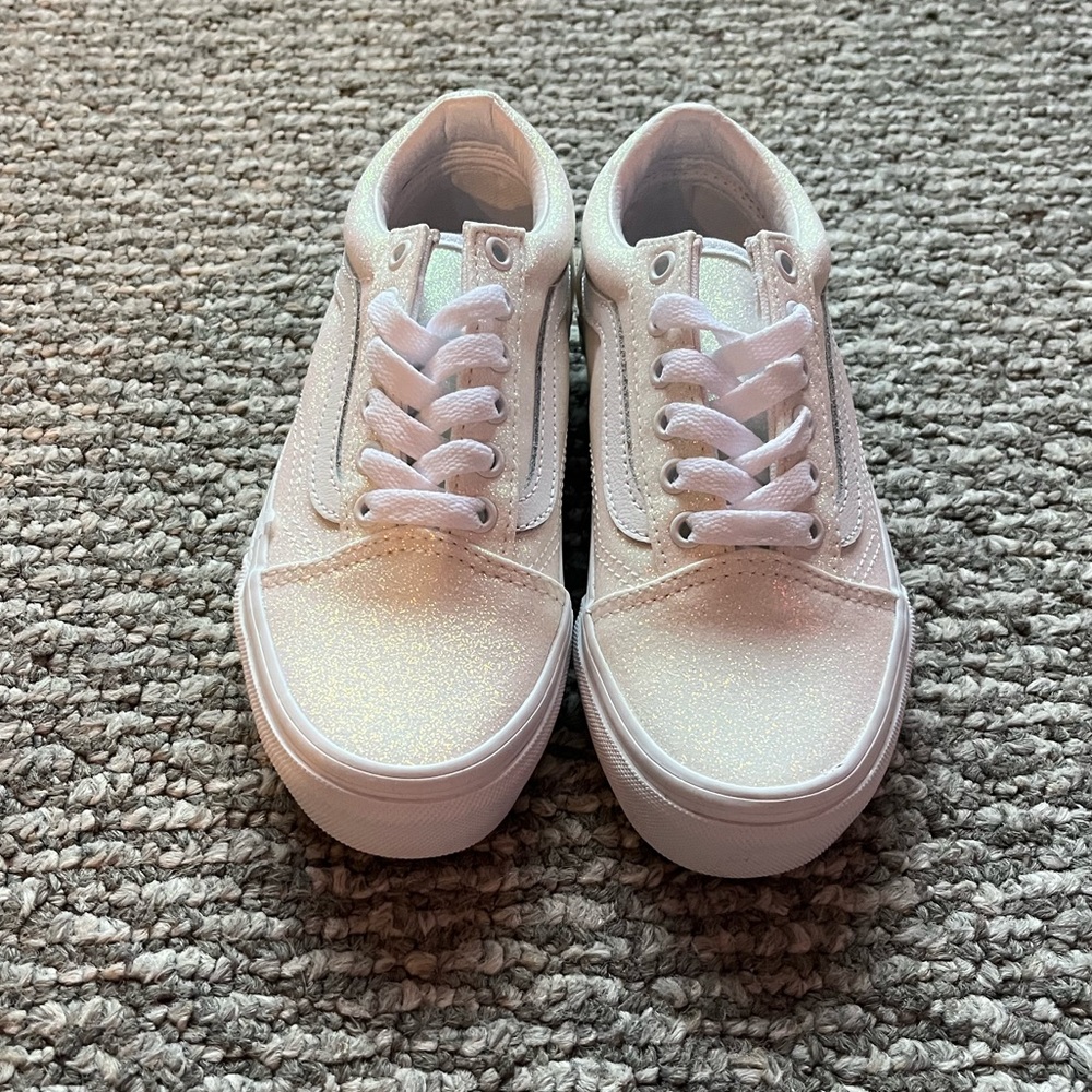 Girls size 1 Vans. BRAND NEW!!